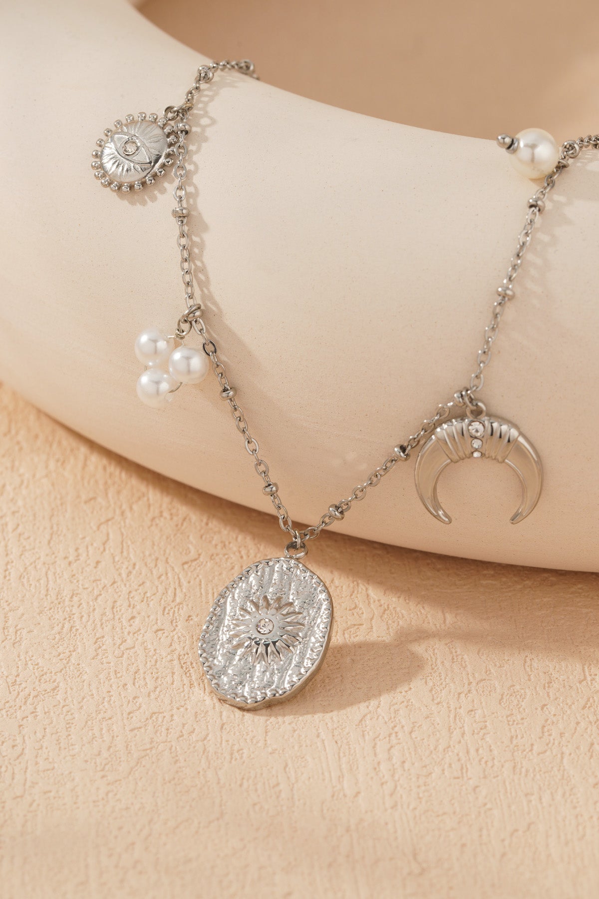 moony necklace