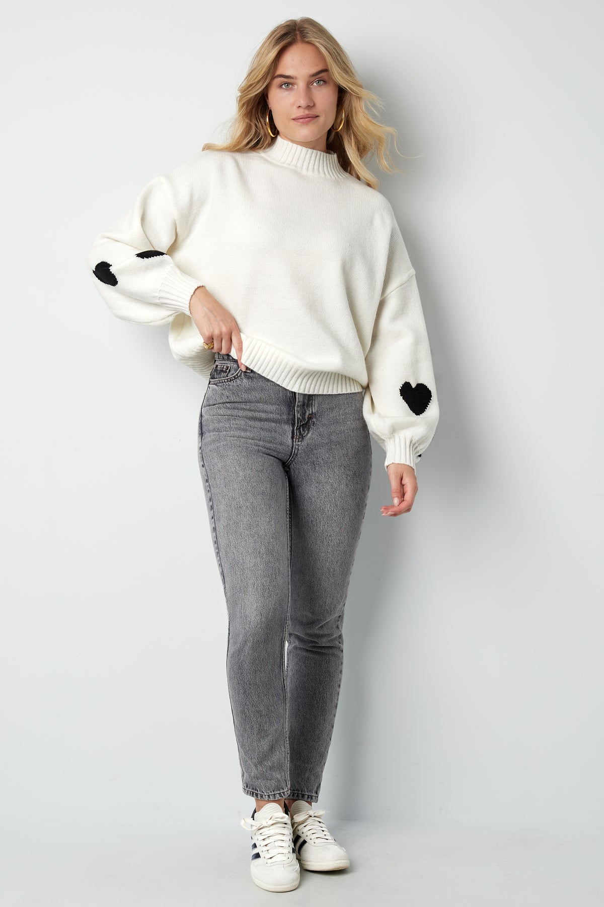 Knitted Wool Blend Women's Oversized Sweater Heart Applique Design
