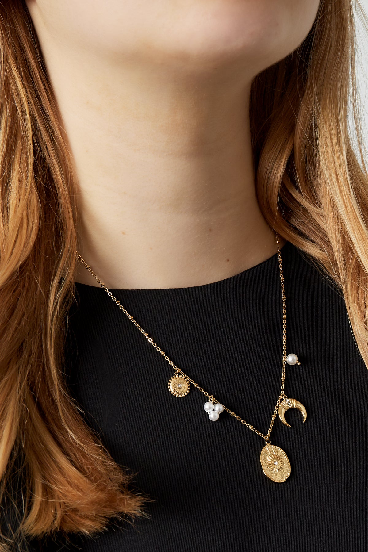 moony necklace